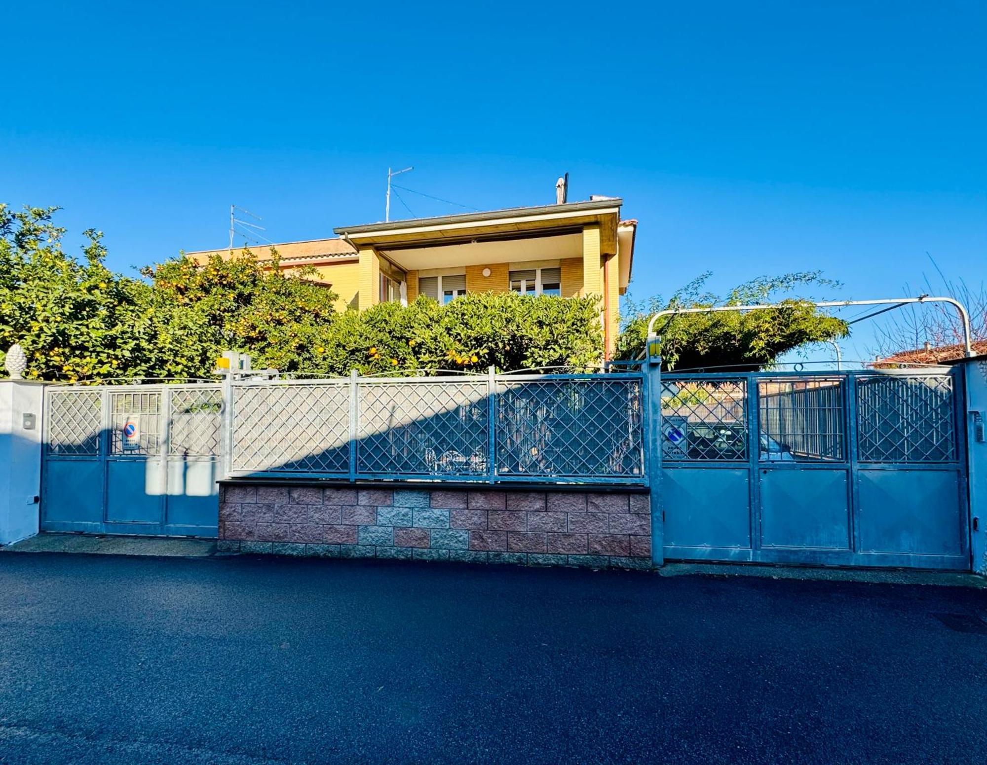 Fil Rouge Hotel Ciampino Exterior photo